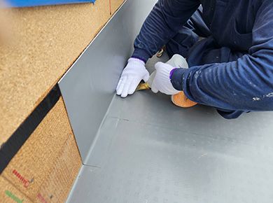 塩ビシート防水（密着工法）